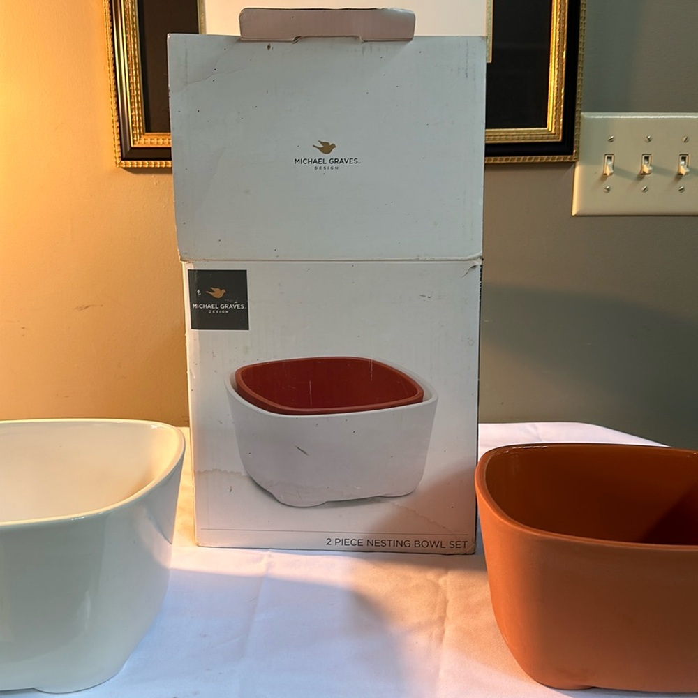 MICHAEL GRAVES 2 piece nesting bowl set
